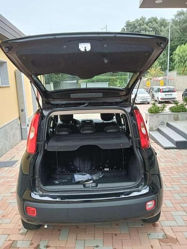 Nuova Fiat Panda Launch Edition 95 CV (69 kW) 2025 Nero Utilitaria