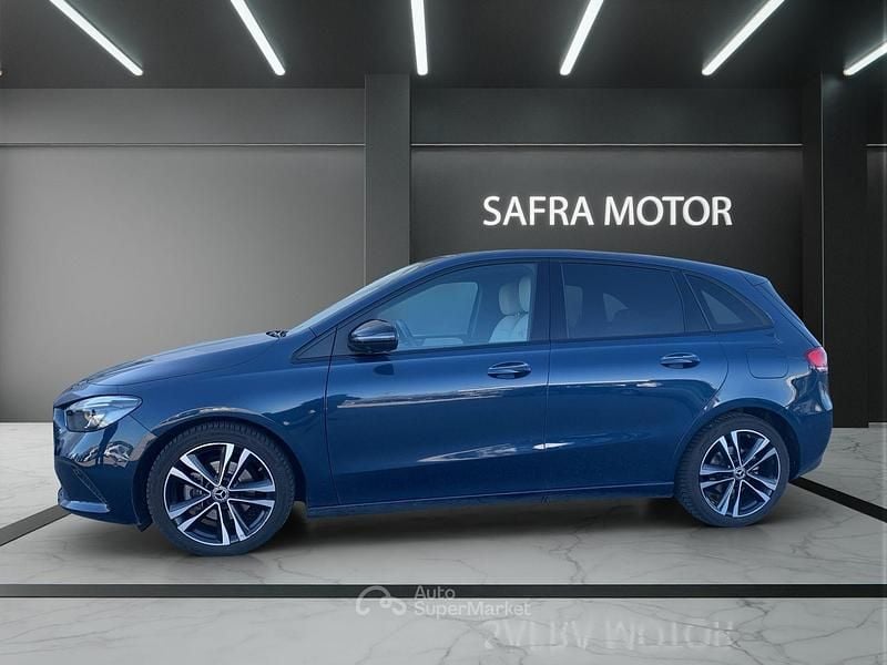 Usata Mercedes B180 116 CV (85 kW) 2019 Bianco Monovolume