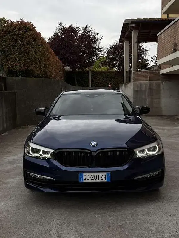 Usata BMW 520 Sport Line 184 CV (135 kW) 2019 Blu/azzurro Berlina