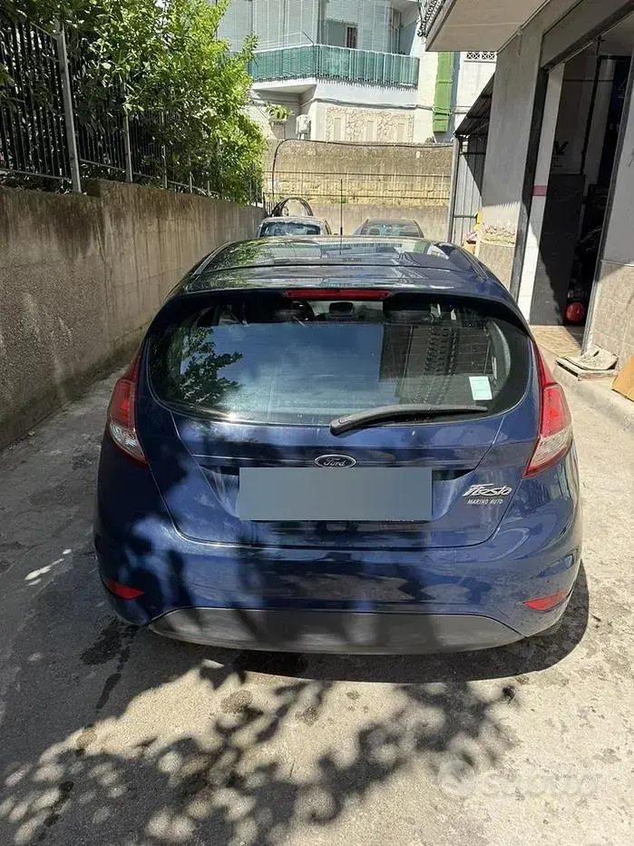 Usata Ford Fiesta 97 CV (71 kW) 2014 Bluazzurro Utilitaria