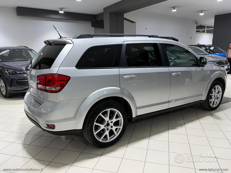 Usata Fiat Freemont 170 CV (125 kW) 2011 Grigio SUV