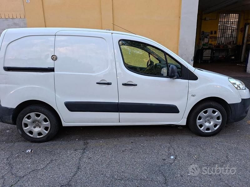 Gebraucht Peugeot Partner 100 PS (73 kW) 2013 Weiß