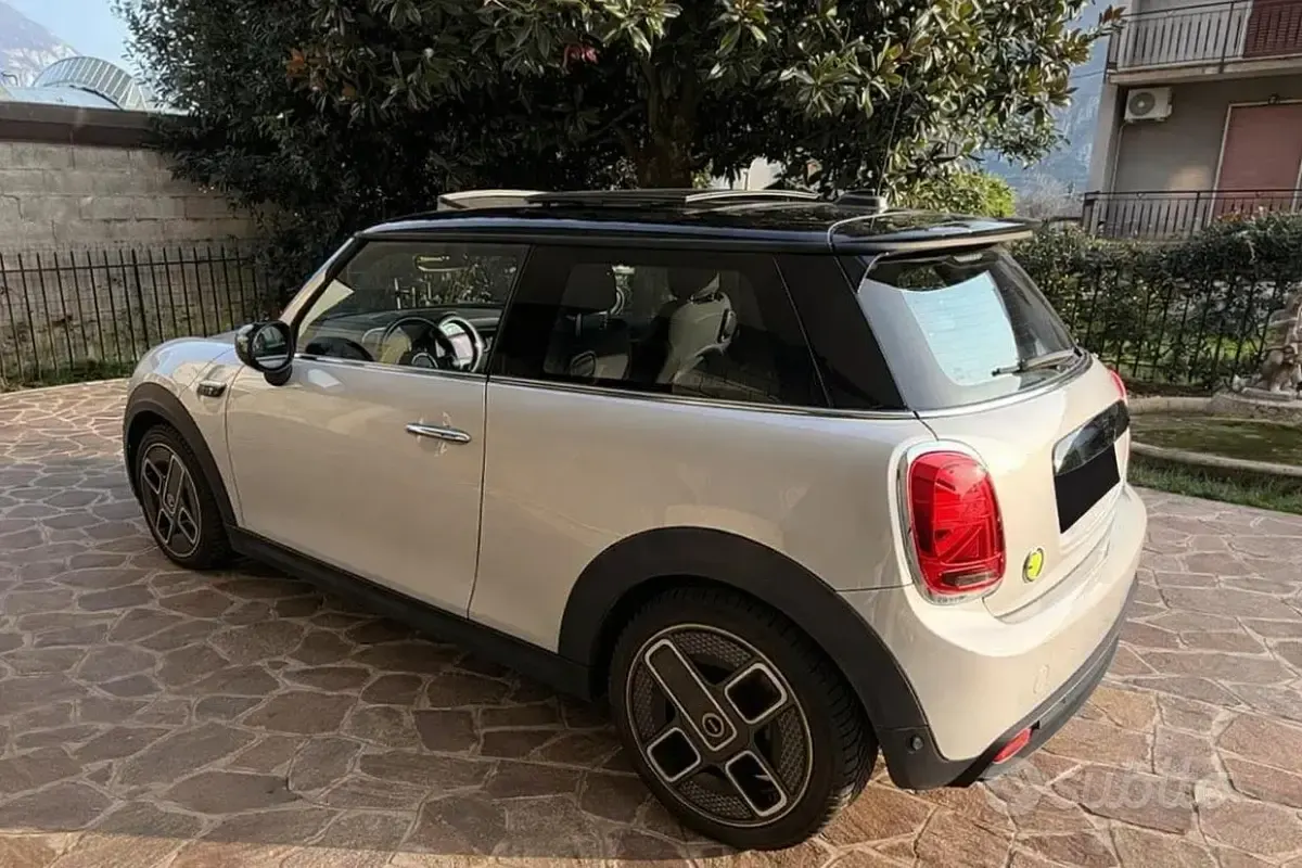 Usata Mini Cooper SE 75 kW (102 CV) 2021 Utilitaria