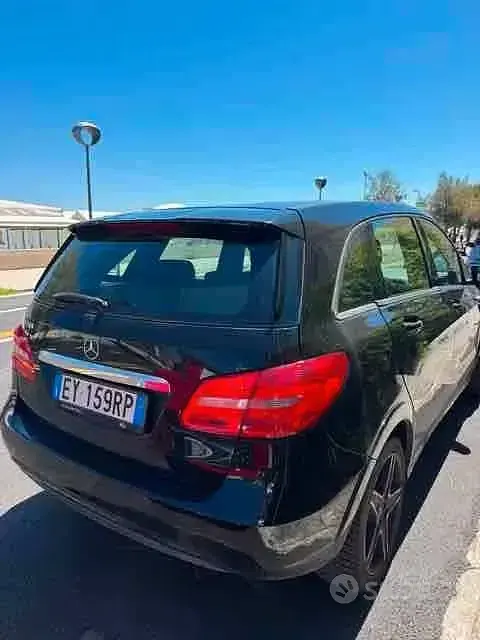 Usata Mercedes B200 Executive 156 CV (114 kW) 2015 Nero Utilitaria