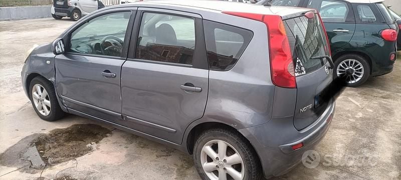 Usata Nissan Note Visia 86 CV (63 kW) 2008 Grigio Utilitaria