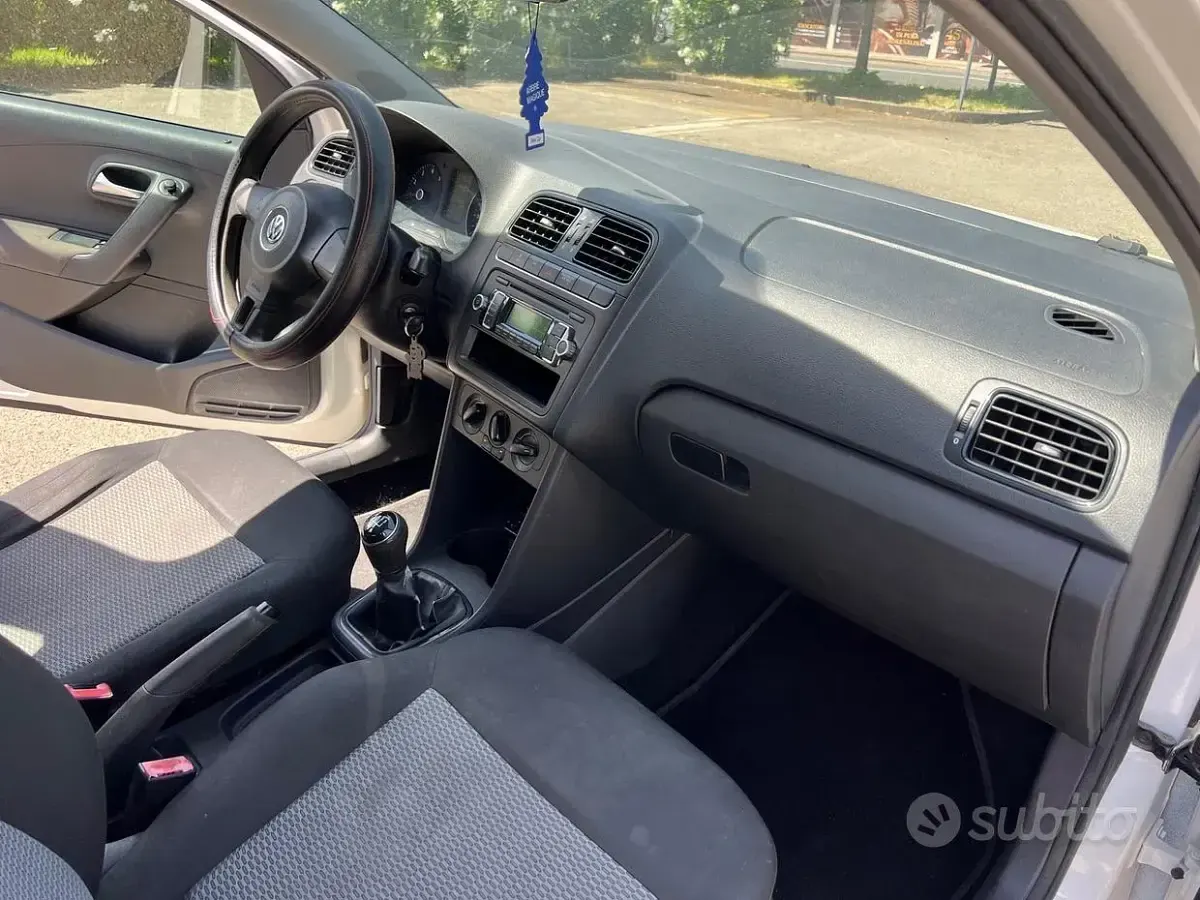 Usata VW Polo Trendline 60 CV (44 kW) 2012 Bianco Utilitaria