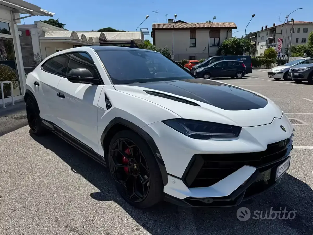 Usata Lamborghini Urus 666 CV (489 kW) 2024 Bianco SUV