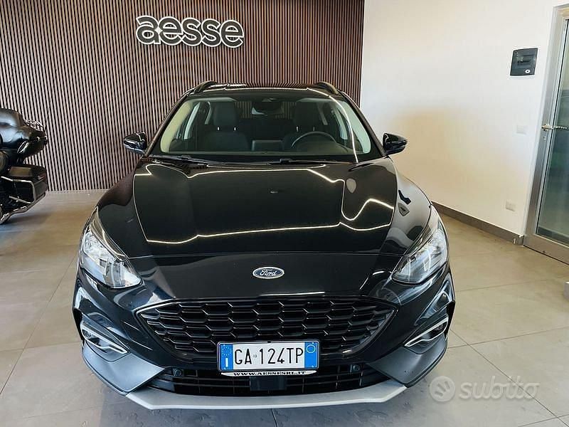 Usado Ford Focus ST-Line 120 HP (88 kW) 2020 Preto Sedan