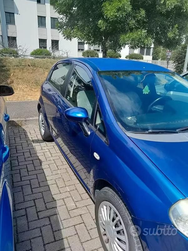 Usata Fiat Punto 77 CV (56 kW) 2008 Blu Utilitaria
