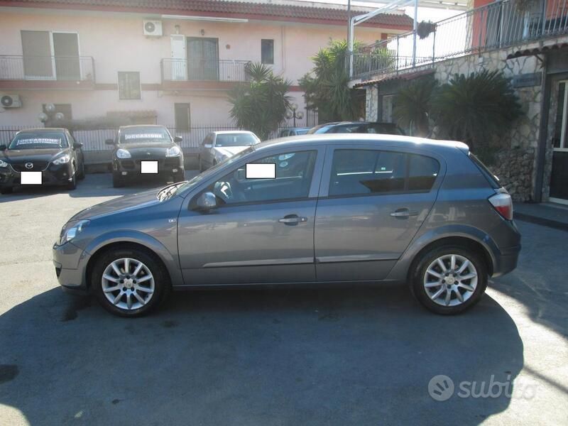 Usata Opel Astra 100 CV (73 kW) 2006 Grigio Berlina