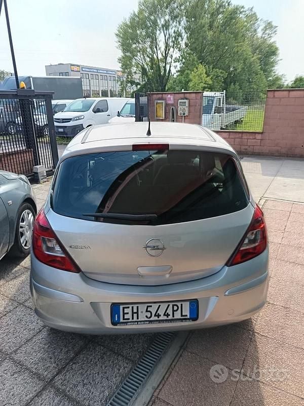 Usata Opel Corsa Cosmo 2011 Grigio Utilitaria