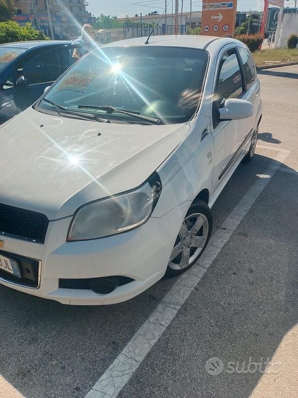 Usata Chevrolet Aveo 84 CV (61 kW) 2009 Bianco Utilitaria