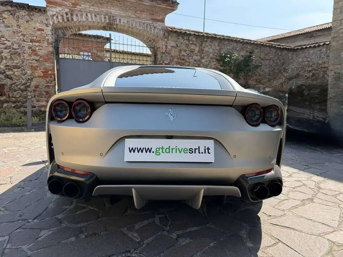 Usata Ferrari 812 799 CV (587 kW) 2019 Grigio opaco Coupé