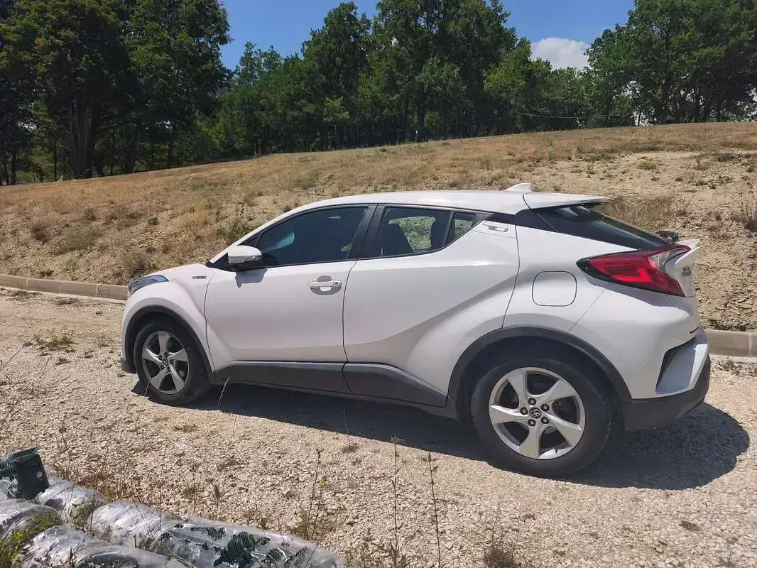 Usata Toyota C-HR Active 98 CV (72 kW) 2017 Bianco SUV