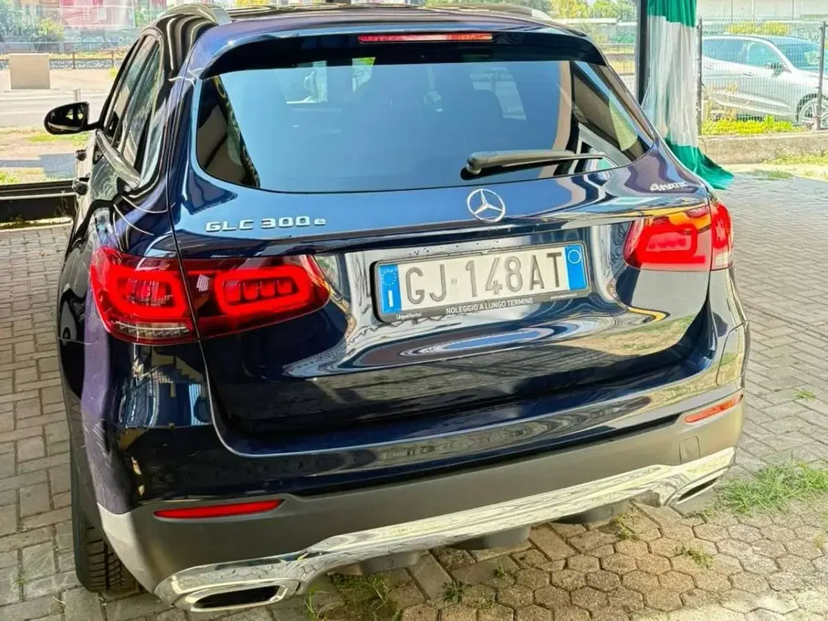 Usata Mercedes GLC300 211 CV (155 kW) 2022 Blu/azzurro SUV