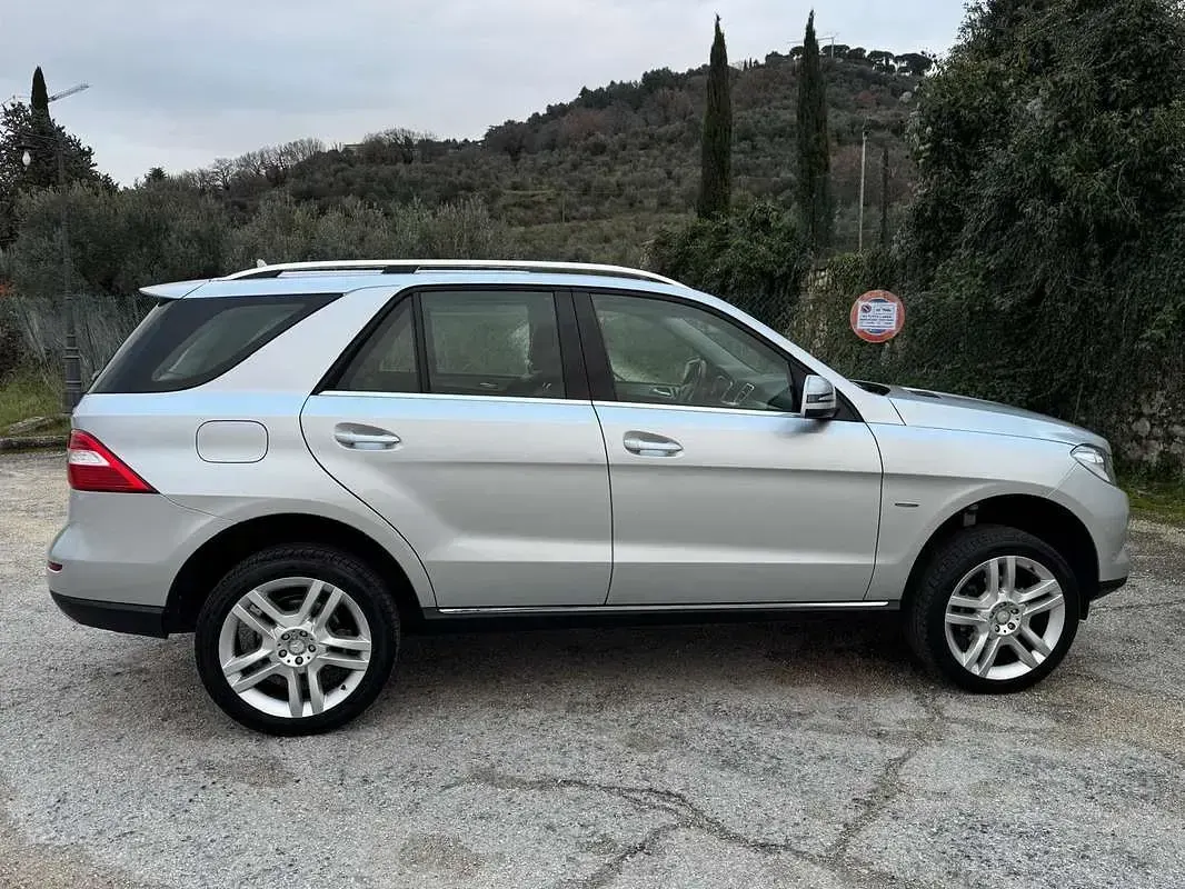 Usata Mercedes ML350 258 CV (189 kW) 2011 Argento SUV