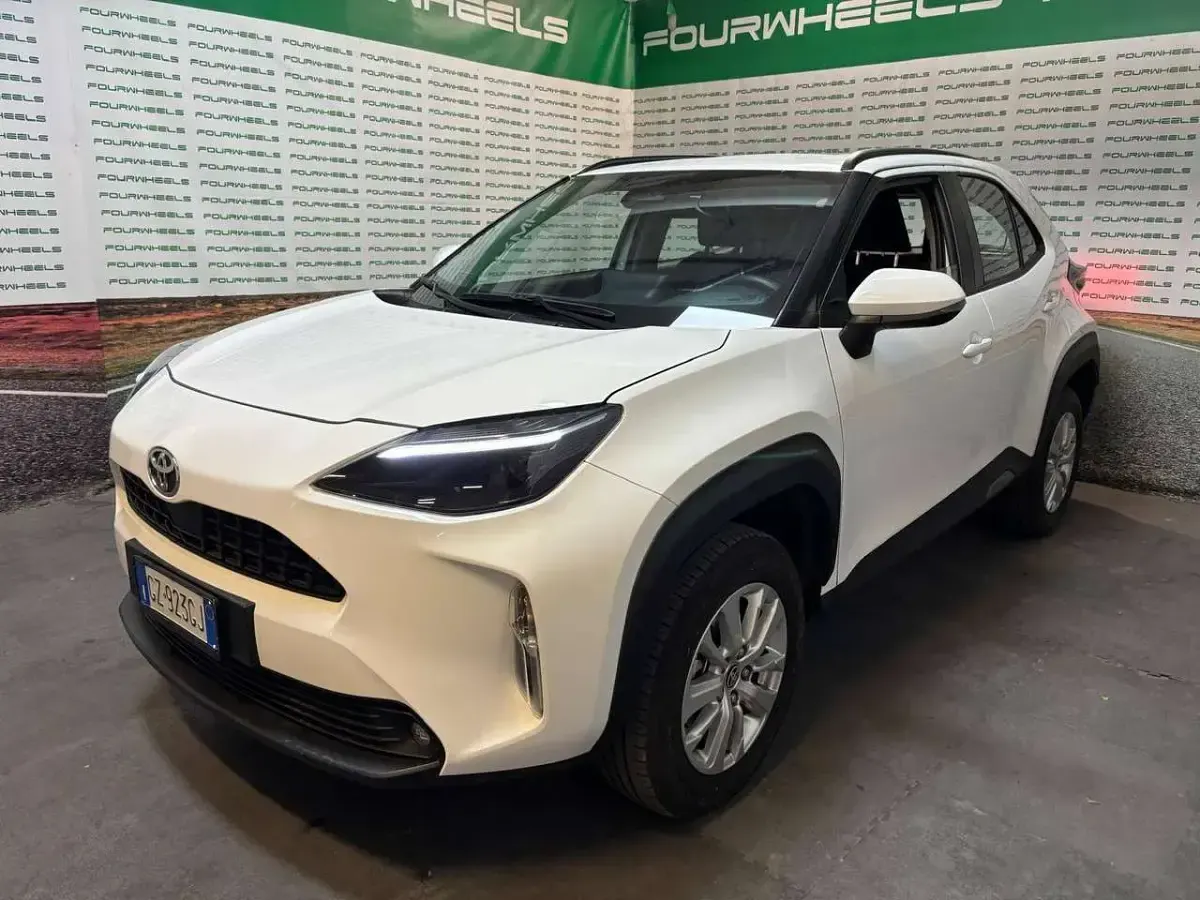 Usata Toyota Yaris Cross Active 92 CV (67 kW) 2025 Bianco SUV