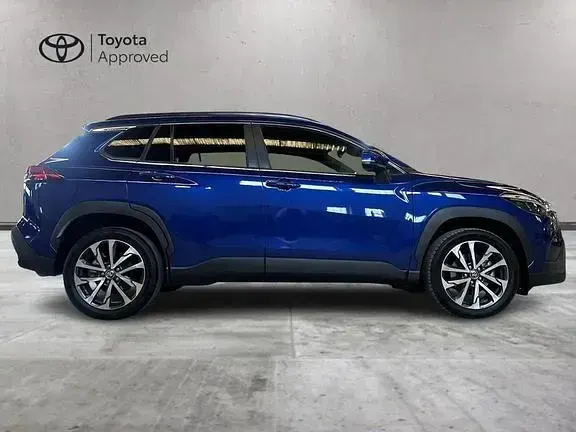Usata Toyota Corolla Cross Trend 197 CV (144 kW) 2022 Dark blue SUV
