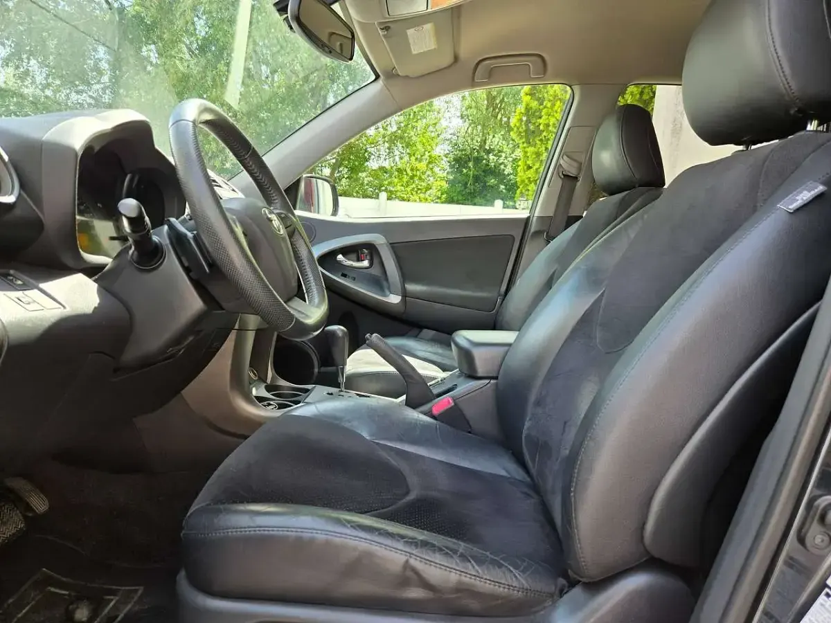 Usata Toyota RAV4 Executive 150 CV (110 kW) 2012 Blu/azzurro SUV