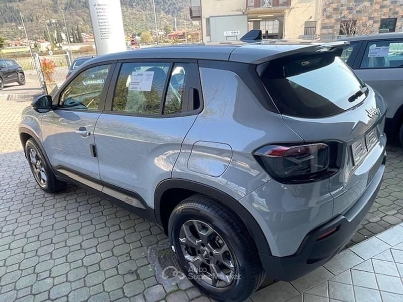 Nuova Jeep Avenger Longitude 110 CV (80 kW) 2026 Gray SUV