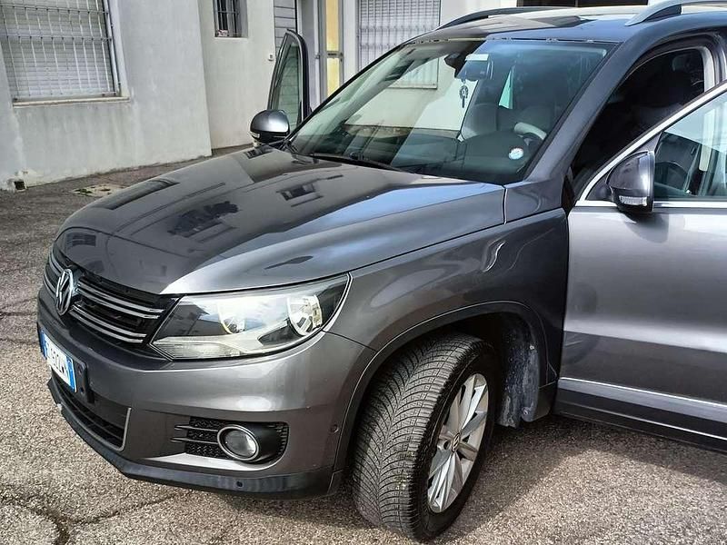 Usata VW Tiguan Sport 140 CV (102 kW) 2014 Grigio SUV