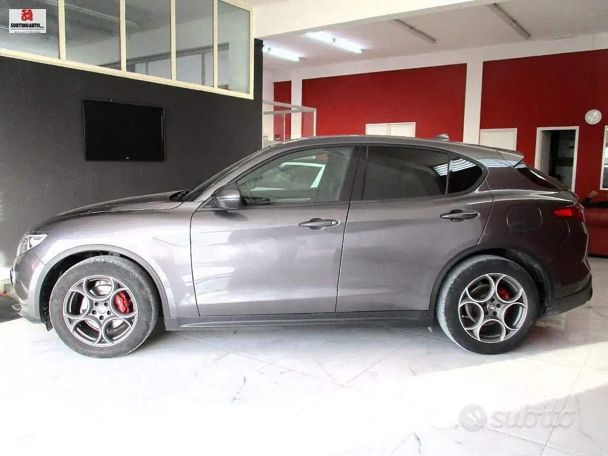 Usata Alfa Romeo Stelvio Executive 190 CV (139 kW) 2022 Grigio SUV