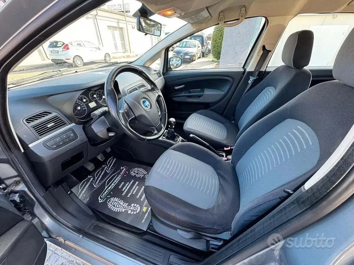 Usata Fiat Grande Punto 75 CV (55 kW) 2007 Grigio Utilitaria