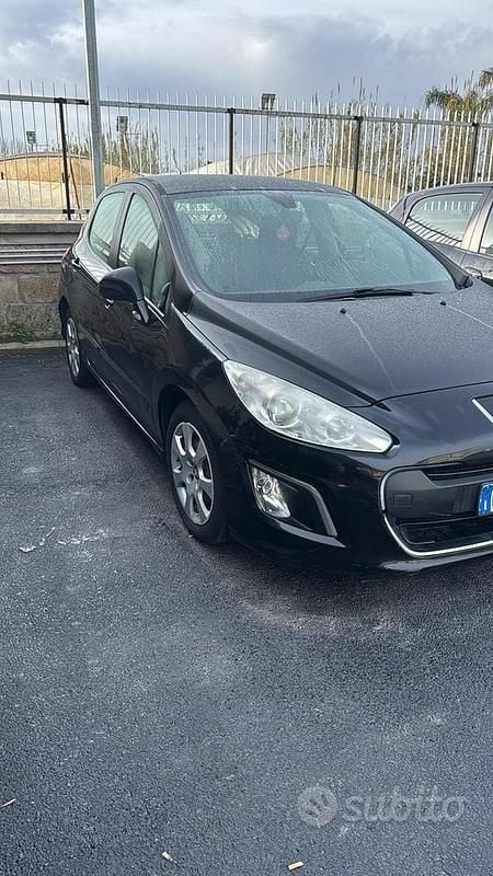 Usata Peugeot 308 93 CV (68 kW) 2011 Nero Utilitaria