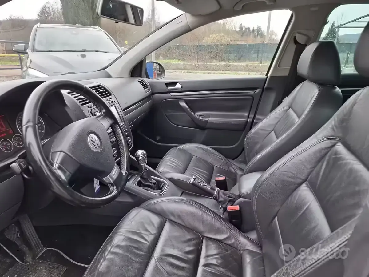 Begagnad VW Golf VI GT 140 HK (102 kW) 2008 Grå Halvkombi