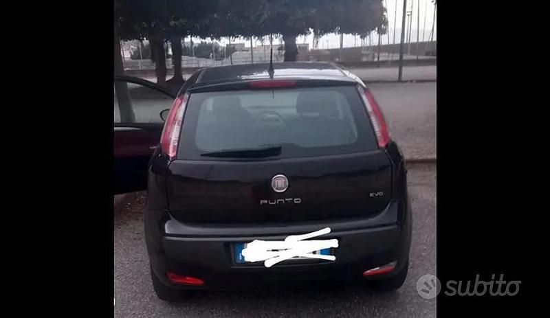 Usata Fiat Punto 69 CV (50 kW) 2012 Nero Utilitaria