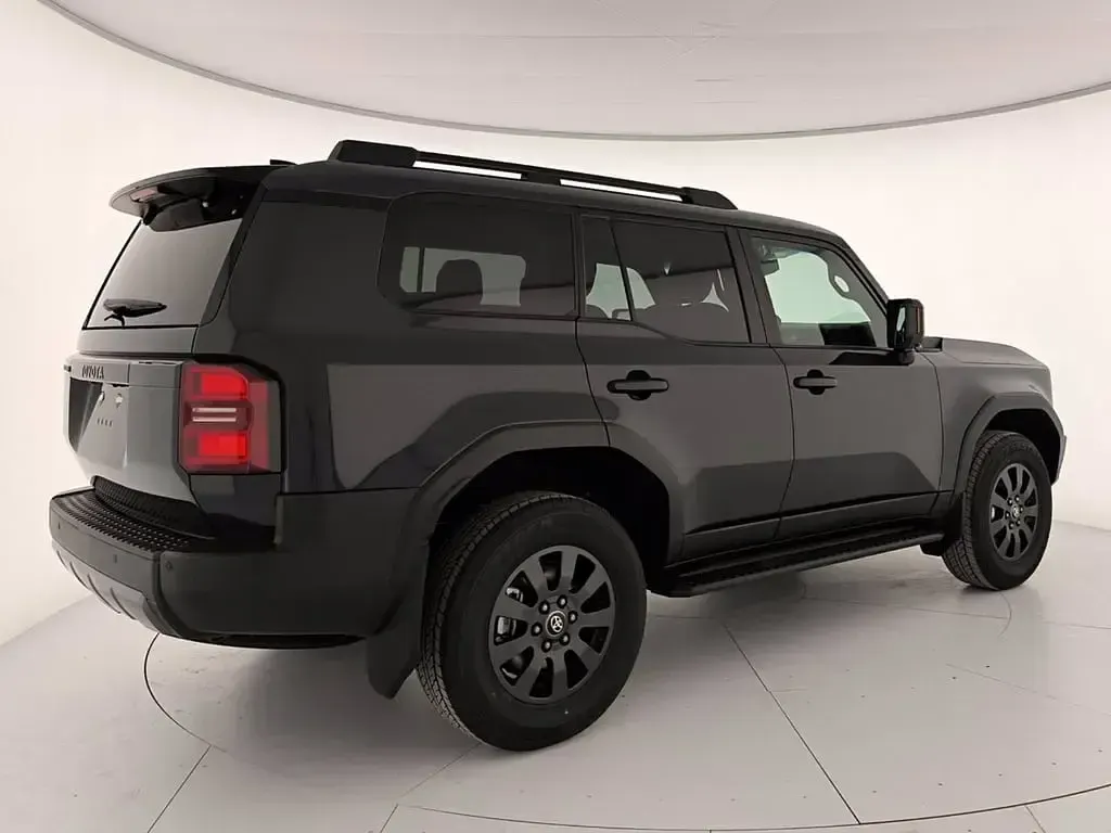 Usata Toyota Land Cruiser 205 CV (150 kW) 2024 Grigio SUV