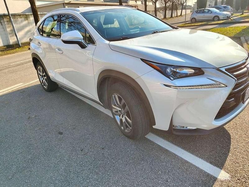 Bianco Usata 2015 Lexus NX300h Executive Line SUV | 18.000 € (Ottimo prezzo) - Immagine 1/4