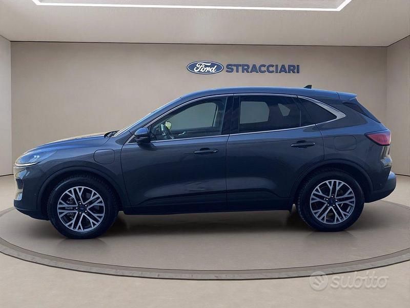 Usata Ford Kuga Titanium 225 CV (165 kW) 2021 Grigio metallizzato SUV