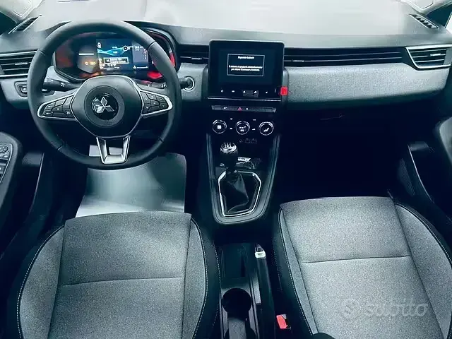 Nuova Mitsubishi Colt Invite 67 CV (49 kW) 2025 Nero Utilitaria