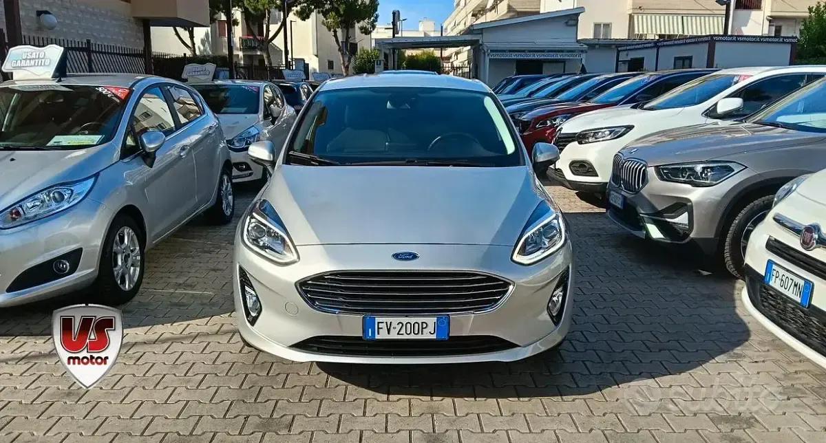 Usata Ford Fiesta 86 CV (63 kW) 2019 Grigio Utilitaria