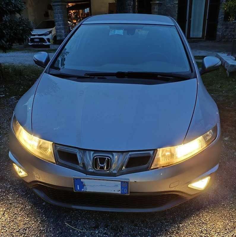 Usata Honda Civic Elegance 99 CV (72 kW) 2011 Berlina