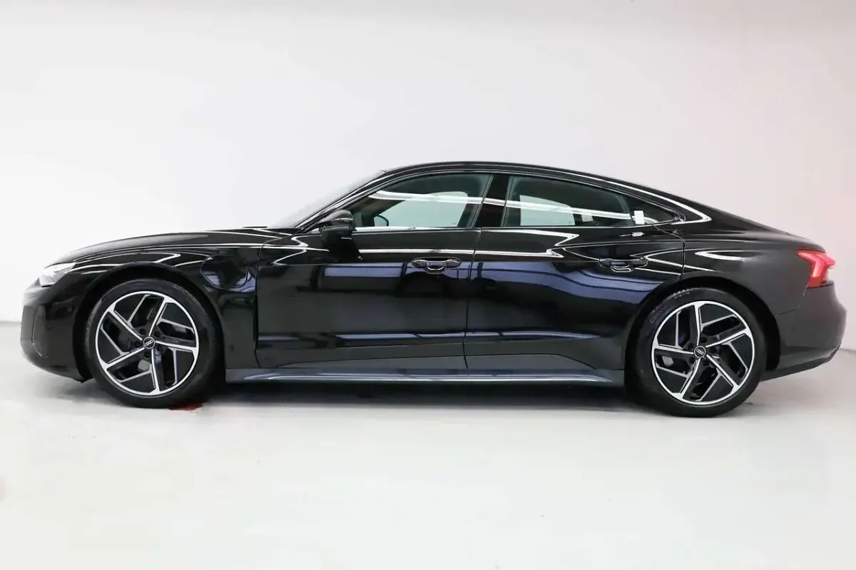 Usata Audi e-tron GT quattro Ambiente 350 kW (476 CV) 2023 Nero Berlina