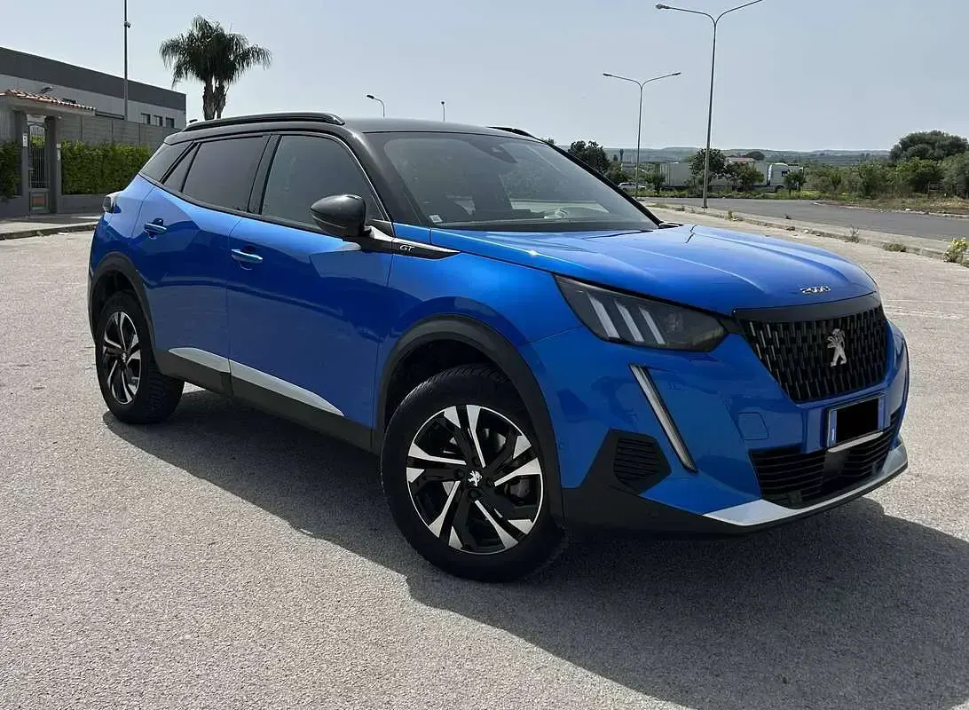 Usata Peugeot 2008 GT 131 CV (96 kW) 2023 Blu/azzurro SUV