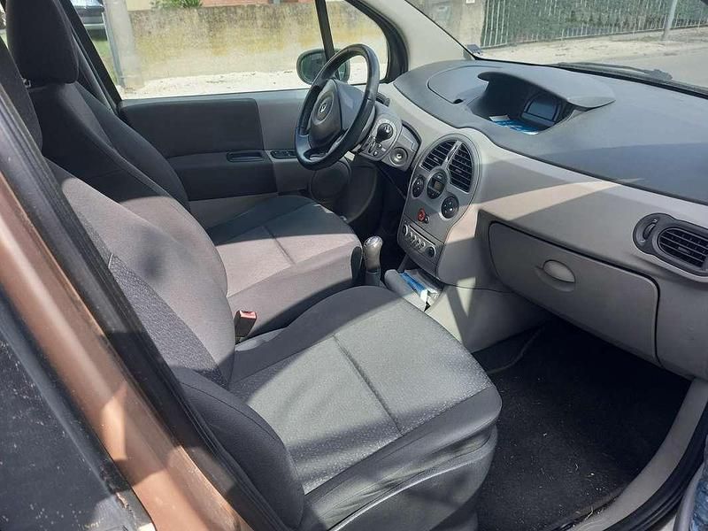 Usata Renault Modus 68 CV (50 kW) 2005 Bronzo Monovolume