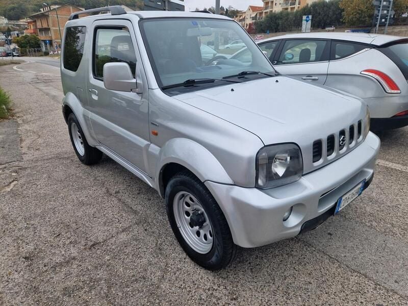 Grigio Usata 2003 Suzuki Jimny SUV | 6900 € (Ottimo prezzo) - Immagine 1/4