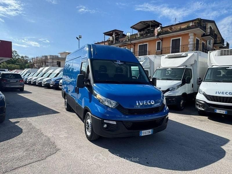 Usata Iveco Daily 160 CV (117 kW) 2015 Bianco