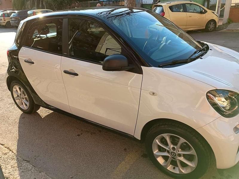 Usata Smart ForFour 71 CV (52 kW) 2019 Bianco Utilitaria