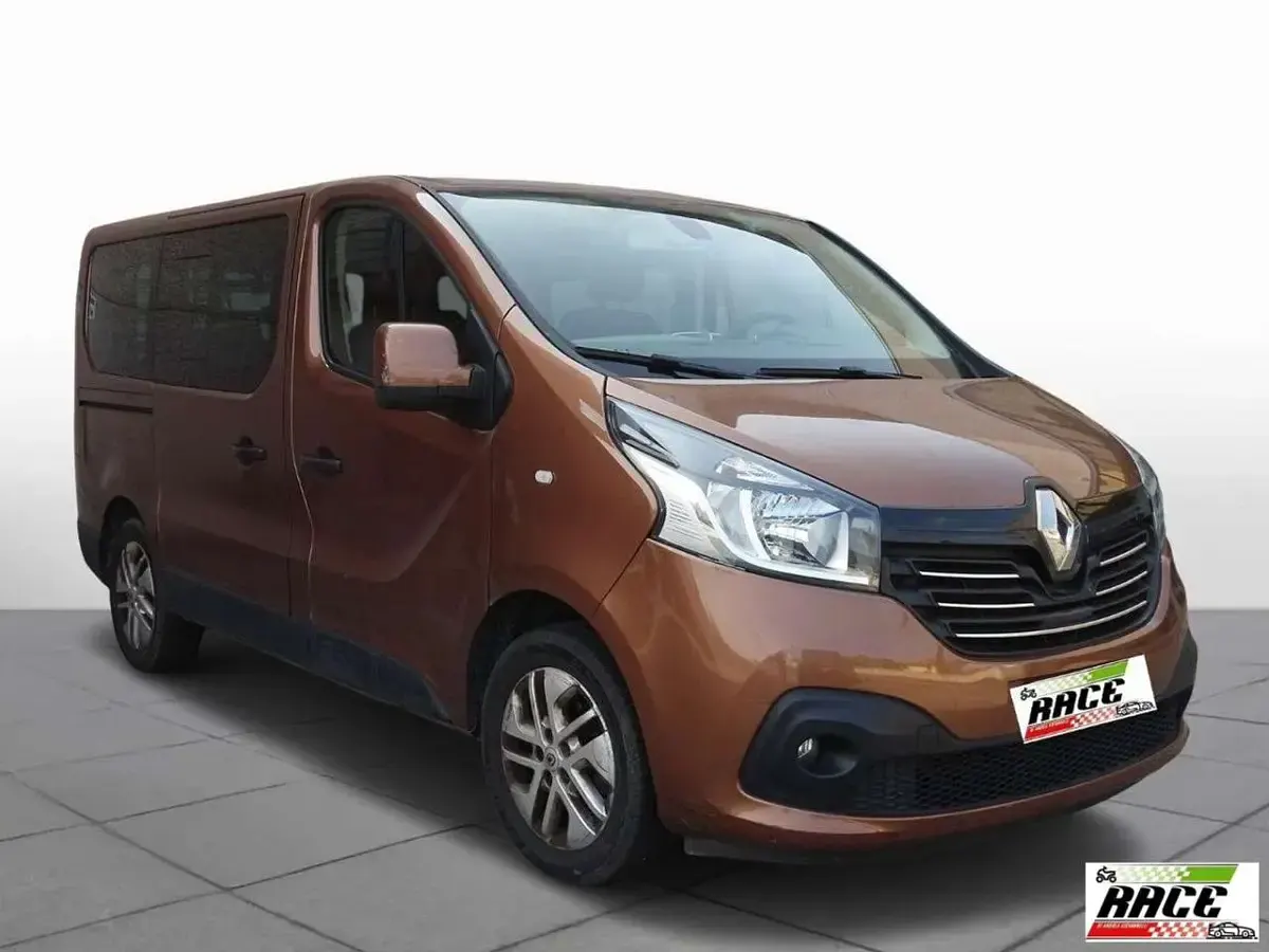 Usata Renault Trafic 145 CV (106 kW) 2018 Bronzo Monovolume