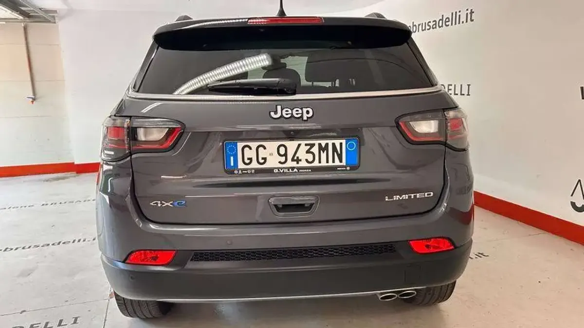 Usata Jeep Compass Limited 190 CV (139 kW) 2021 Graphite grey con tetto nero SUV