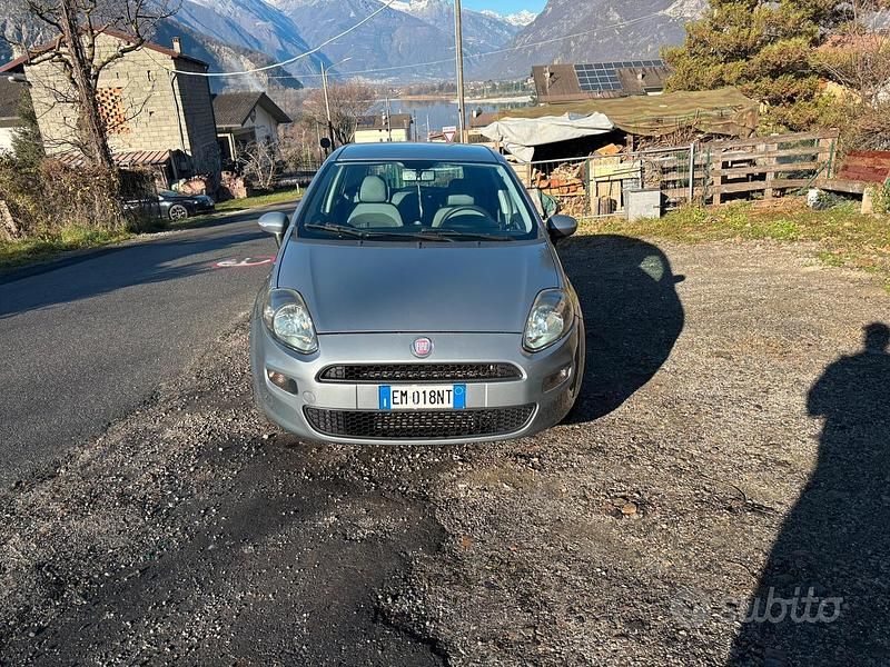 Usata Fiat Grande Punto Dynamic 90 CV (66 kW) 2013 Grigio Utilitaria