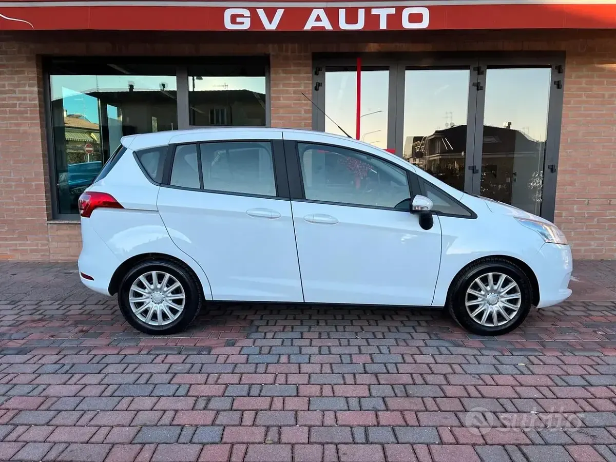 Usata Ford B-MAX 100 CV (73 kW) 2016 Bianco Monovolume