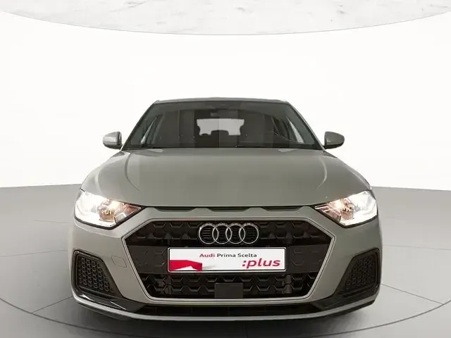 Usata Audi A1 Sportback Business 116 CV (85 kW) 2025 N8 argento cavo metallizzato Utilitaria