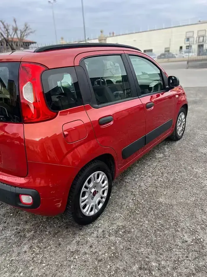 Usata Fiat Panda Dynamic 69 CV (50 kW) 2012 Rosso Utilitaria