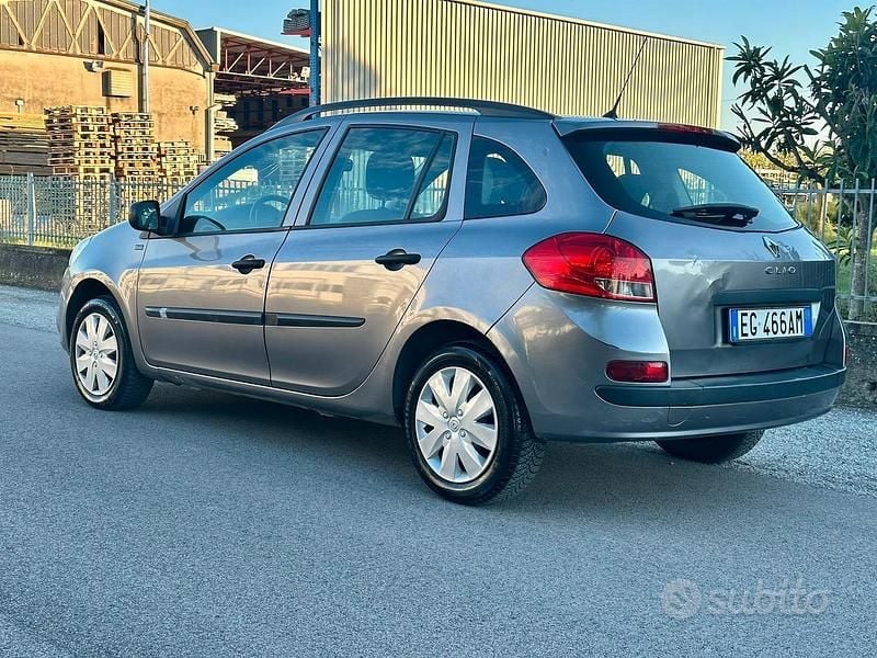 Usata Renault Clio GrandTour 58 CV (42 kW) 2011 Grigio Station wagon
