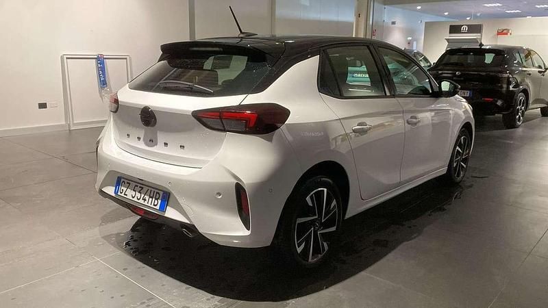 Usata Opel Corsa 101 CV (74 kW) 2025 Bianco Utilitaria